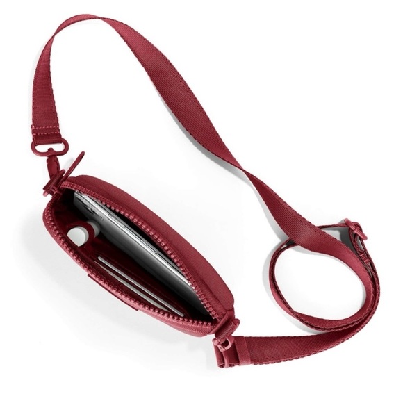 SEPHORA X DAGNE DOVER Limited Edition Mara Phone Sling, Spice Adjustable - Picture 3 of 9